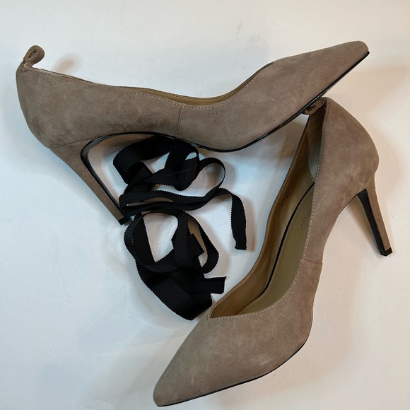 Women’s Banana Republic Nude High Heels US Size 9M - Picture 2 of 9